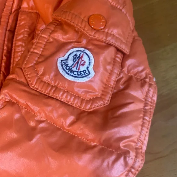 Moncler Puffer Coat with coyote Fur Trim - Picture 6 of 14